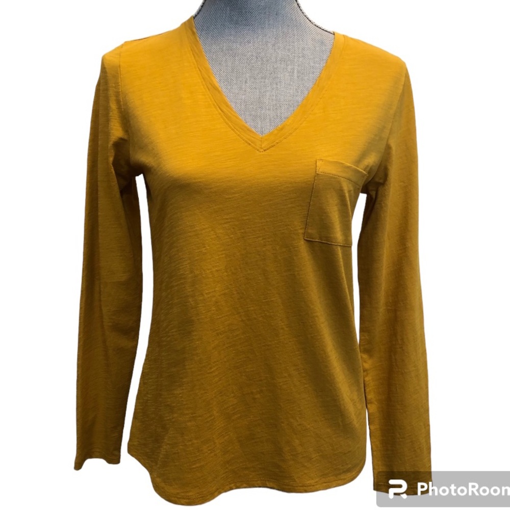 Garnet Hill NWOT Long sleeve weekender tee curry gold Small